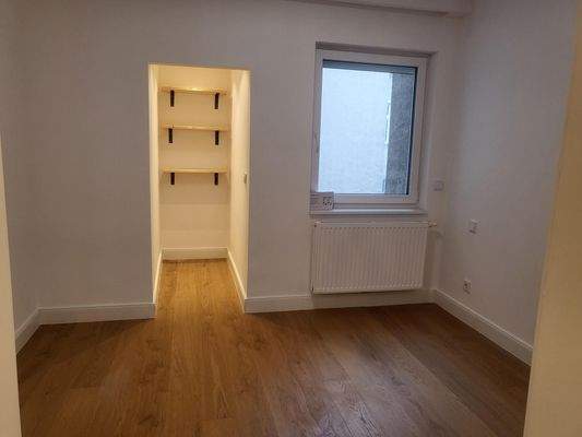 Schlafzimmer 1 mit Abstellraum