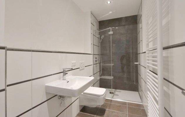 V015-2025_Duschbad Kopie