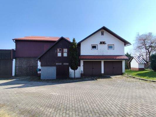 ehem. Stallgebäude und Garagen