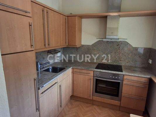 Gepflegte Einbauküche mit allen Elektrogeräten