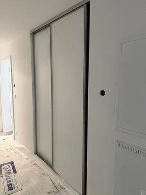 Schiebetür (dahinter Waschmaschine).JPG