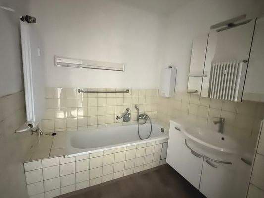 Badezimmer (innenliegend)