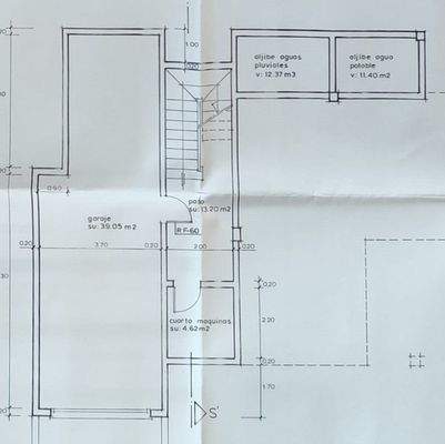 Sotano con sala de maquinas y garage