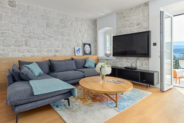 4 - Kotor, Perast – renovated stone house with spa