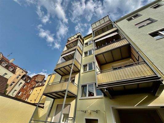 Rückseite mit Balkonen