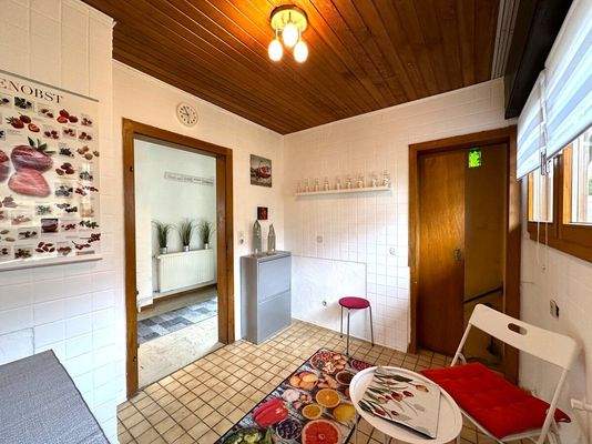 … mit Schiebetür in das ...