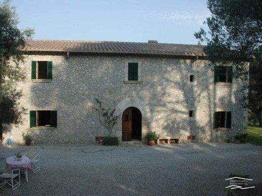 PRÄCHTIGES LANDHAUS