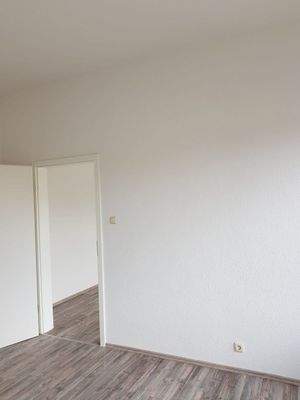 WE 1.OG mitte zur Straße - nach Sanierung