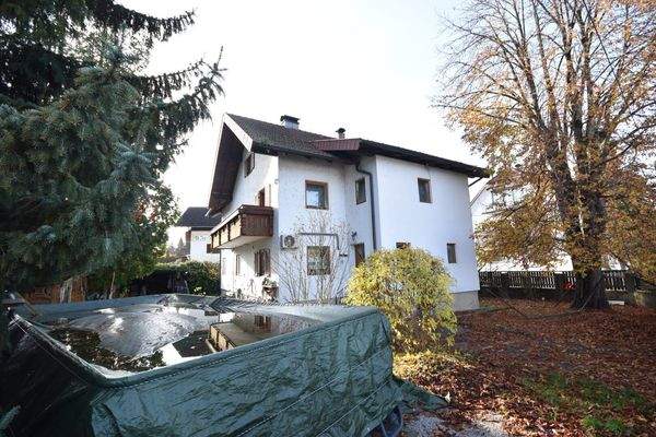 Ansicht - Großes renovierungsbedürftiges 2-3 Familienhaus mit Lager und Doppelgarage Kauf Bergheim Salzburg