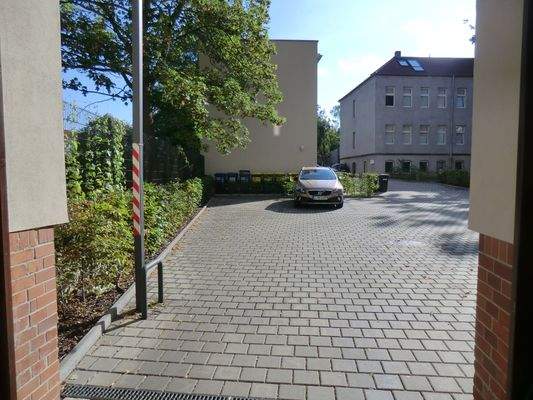 Stellplätze und Garagen