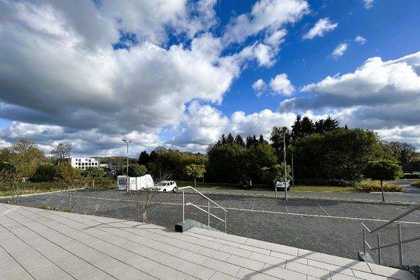 Parkplatz und Wegeerschließung