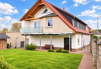 Doppelhaushälfte mit Garten
