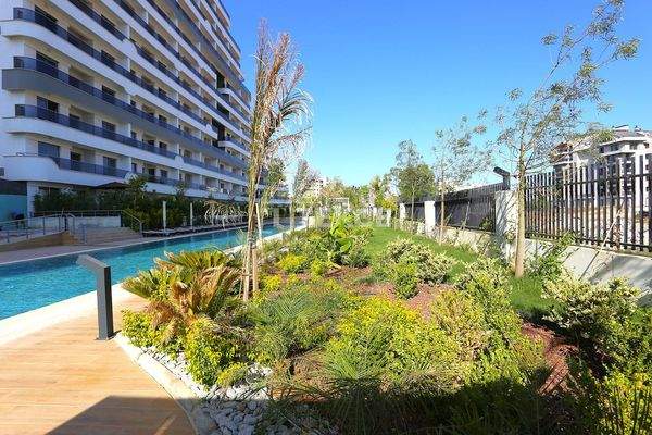 Apartment in a Complex with a Pool in Antalya Altıntaş