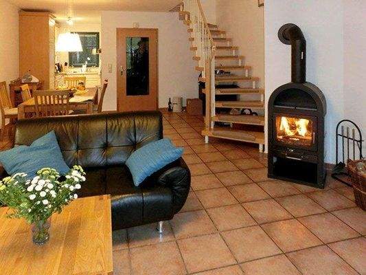 Wohnzimmer mit Kamin