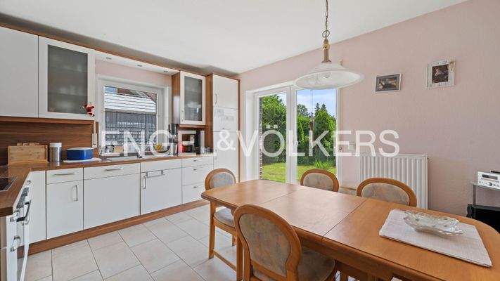 Küche mit Essbereich