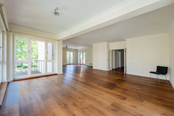 Generosity with a view - the open-plan living area