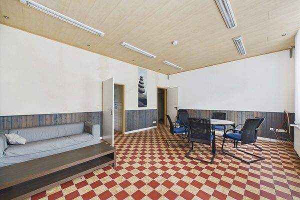 CAM03586G0-PR0056-STILL009