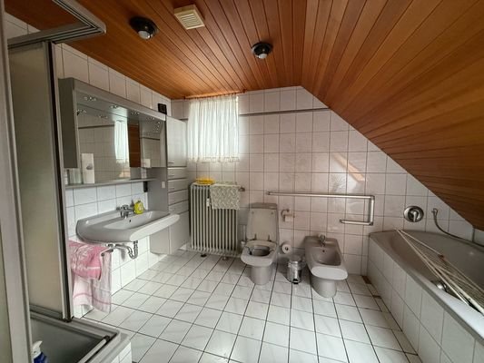 Bad Dachgeschoss