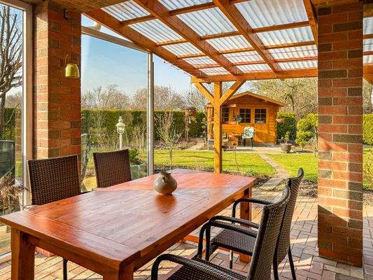 8. Terrasse überdacht.jpg