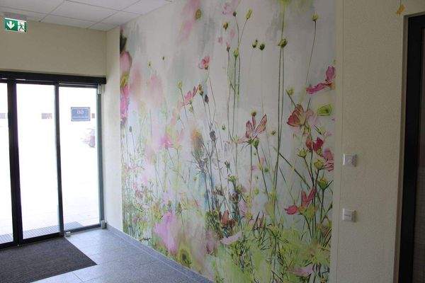 Eingangsbereich Gebäude.JPG