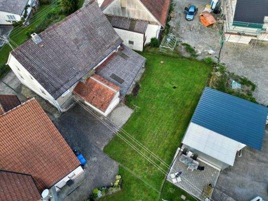 Großer Garten hinter dem Haus