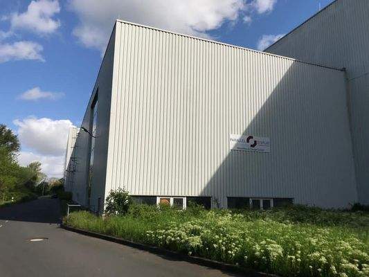 Außenansicht Produktionshalle 8 m hoch