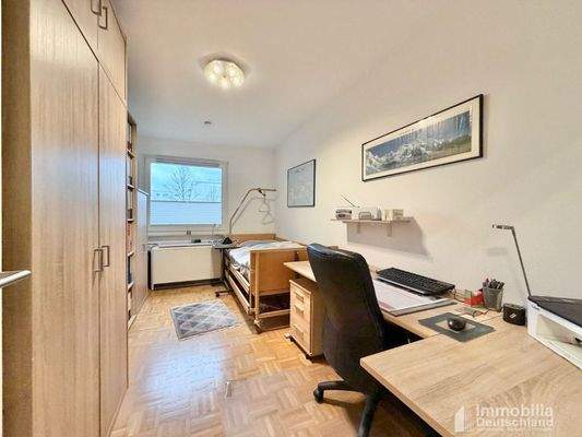 Kinderzimmer / Büro