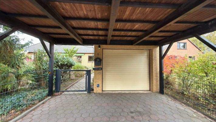 Grundstückseingang/Carport/Garage