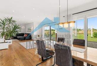 offener Wohn- & Essbereich