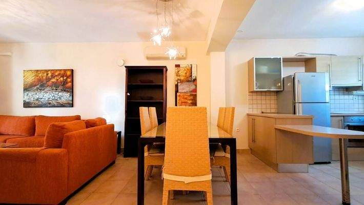 Kreta, Maleme: Erdgeschoss-Apartment mit 2 Schlafzimmern, Garten und Gemeinschaftspool, nur wenige Schritte vom Strand entfernt