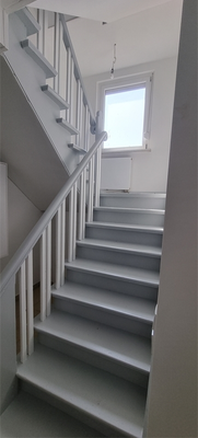 Historischer Treppenaufgang: n