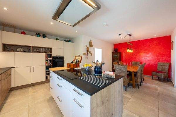 dfbc2940-c2cf-4b8e-b6fc-ee515c4e3cf9