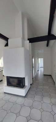 Eingangsbereich mit Kamin