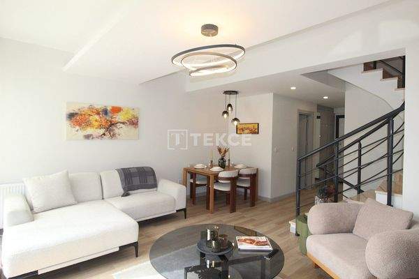 Triplex Villas with 4 Bedrooms in Istanbul Başakşehir