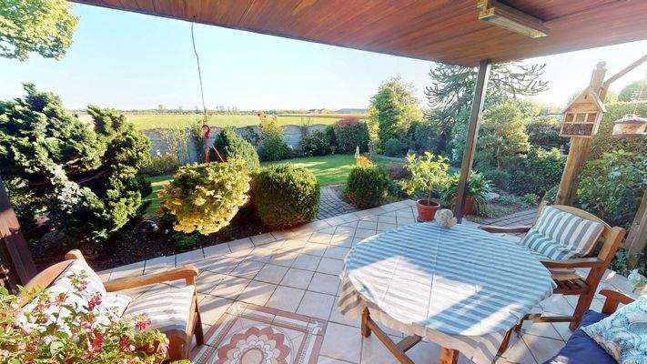 uneinsehbar, Überdachte Terrasse 