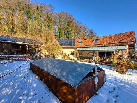 04. Südansicht mit Pool.jpg