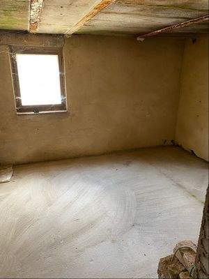 Raum im Keller  (Terrasse)