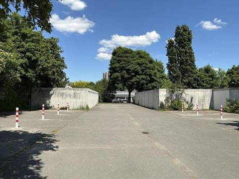 Krefeld Garage, Krefeld Stellplatz