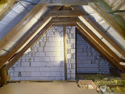 ausbaufähiger Dachboden