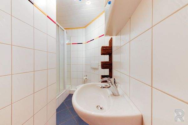 1.OG - Bad zum Schlafzimmer - 87c