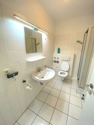DG rechts_Badezimmer