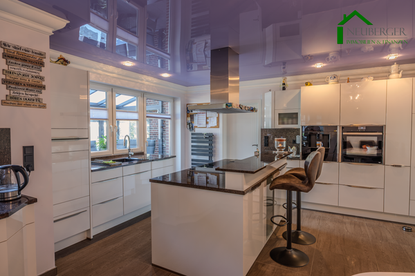 Küche mit Kochinsel