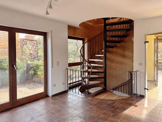 Treppe ins Obergeschoss