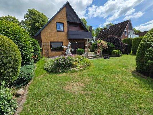 Ansicht hinten und Garten (1)