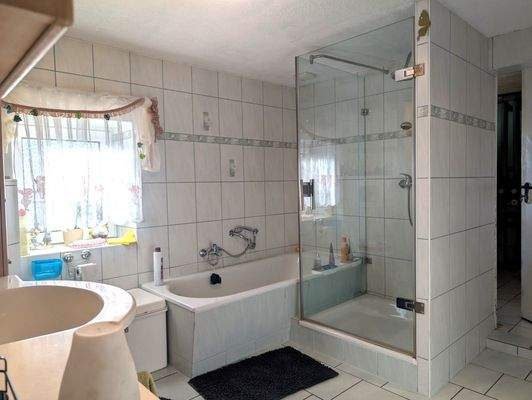 Haus 1 - EG Badezimmer