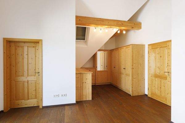 DG Schlafzimmer rechts mit Ankleide und WC