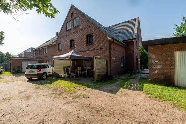 Außenbereich mit Terrasse