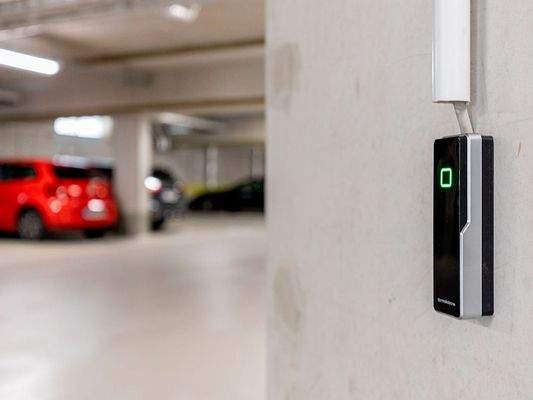 Tiefgaragezugang mit digitalem Schließsystem - Kopie