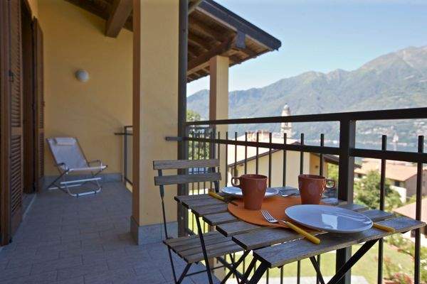 App. Fantasia mit 2 Balkonen und Traumseesicht.