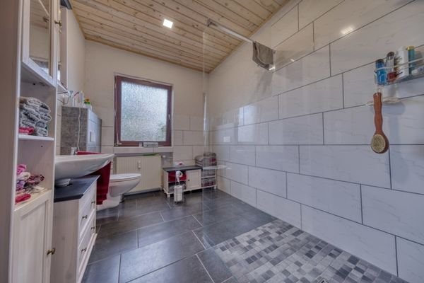 Badezimmer EG